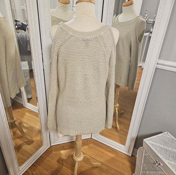 Aqua Long Cold Shoulder Knit Sweater Cream Size M - Picture 4 of 5